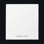 Einfach modernes Personalisiertes Notepad Notizblock<br><div class="desc">Personalisieren Sie unsere modernen Notizblöcke, um eine einzigartige Ergänzung zu Ihrem Schreibtisch zu schaffen oder als Geschenk für andere zu kreieren! Perfekt als Lehrer Geschenke auch! Design ©berryberrysweet.com</div>