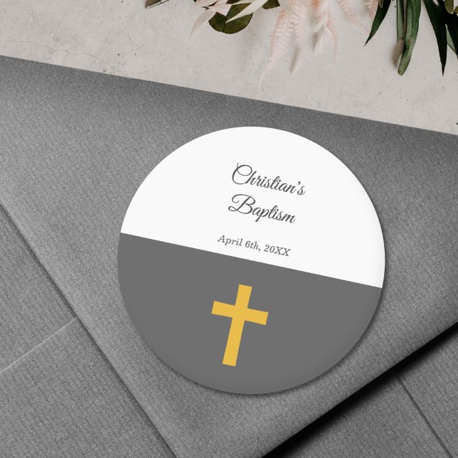 Einfach, schwarz mit einer Goldkreuztaufe Runder Aufkleber (Black with a Gold Cross Baptism Sticker)