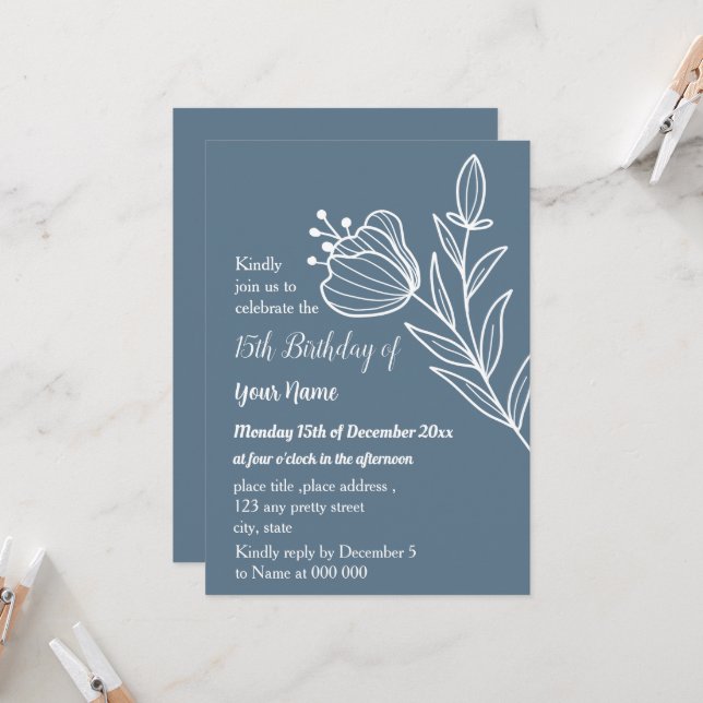 Einfach staubblauer Blumengeburt Einladung (Vorderseite/Rückseite Beispiel)