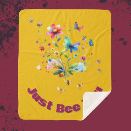 Einfache Blumenbeere auf Senf Sherpadecke