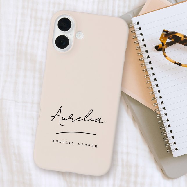 Einfache Chic Script Monogram Blush Pink Signature iPhone 16 Plus Hülle (Von Creator hochgeladen)