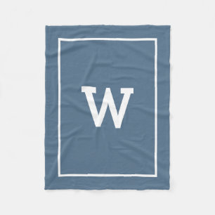 Einfache Dusty Blue Initial Monogram Fleecedecke