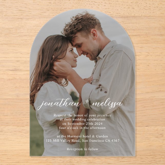 Einfache Elegante Flowy Script Foto Hochzeit Acryleinladungen (Vorderseite)