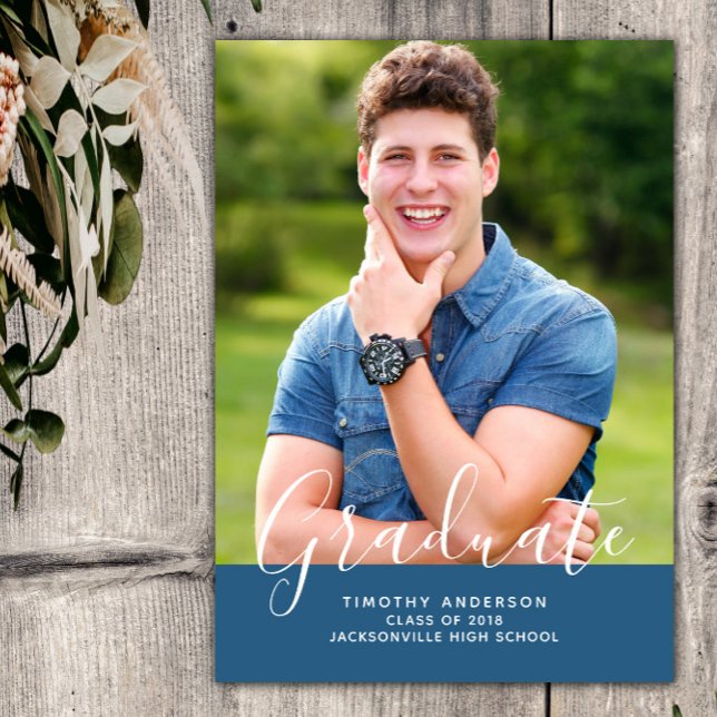 Einfache Elegante Foto Abschluss Vertikal | Blau Einladung (Blue Simple Elegant Photo Graduation Vertical Announcement)