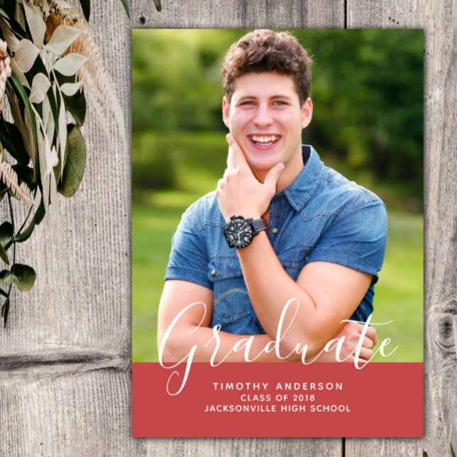 Einfache Elegante Foto Abschluss Vertikal | Rot Einladung (Red Simple Elegant Photo Graduation Vertical Announcement)