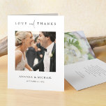 Einfache Elegante Foto Hochzeit Dankeskarte<br><div class="desc">Dieses schlichte, individuelle Foto Hochzeitsgeschenk dank der Kartenvorlage verfügt über ein elegantes, minimalistisches, modernes Design. Die Vorderseite zeigt Ihr Lieblings-Foto, Vornamen und eine "LIEBE und DANKS" Nachricht vermittelt mit einer auffallenden Mischung von zwei verschiedenen Schriftart, mit "und" in einem leichten, fließenden Drehbuch zwischen der Erholung der anderen beiden Wörter, die...</div>