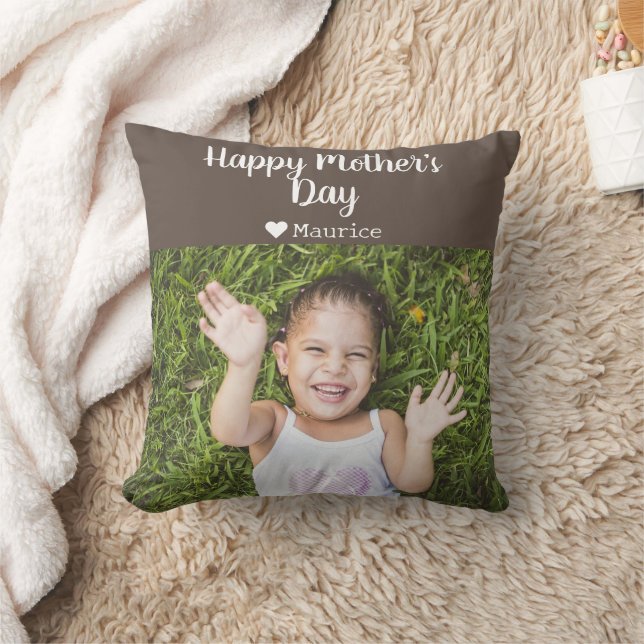 Einfache Elegante Modern Mothers Day Foto Name Kissen (Decke)
