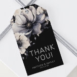 Einfache Elegante Moderne Schwarze Flora Hochzeit Geschenkanhänger<br><div class="desc">Niedliches und schlichtes modernes Hochzeitsdesign in Schwarz-Weiß-Blume. Klassisch aber skurril mit schwarz, grau und cremefarbenen Blume mit hellgrauen Schriftart und modernen Schriften. Bearbeiten Sie den gesamten Text zu Ihren eigenen Informationen. Sie können sogar die Hintergrundfarbe auf alles ändern, was Sie gewollt haben! Ich habe auch andere ähnliche Stile in diesem...</div>