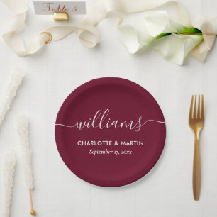 Einfache elegante moderne Script Burgundy Hochzeit Pappteller