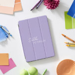 Einfache Elegantenbezeichnung Modern iPad Pro Cover<br><div class="desc">Modernes lila / Lavendel iPad Cover mit einem einfachen und minimalen Design personalisiert mit Ihrem Namen in einem eleganten Drehbuch und zeitgenössischen Sans Serif Schriftart.</div>