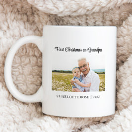 Einfache Erste Weihnachten als neues Grandpa-Baby- Kaffeetasse