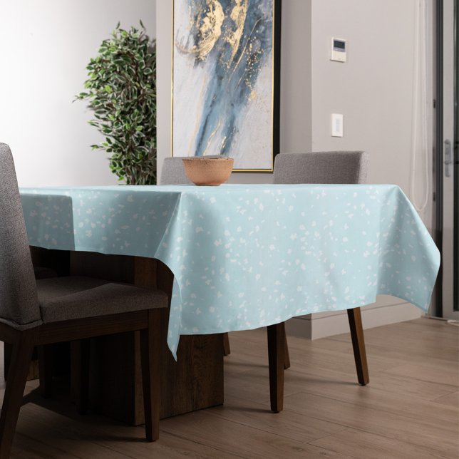 Einfache festliche, hellblaue, gesprenkelte Punkte Tischdecke (Blue and white snow speckles pattern festive tablecloth. )