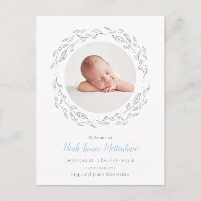 Einfache Foto Baby Boy Floral Geburtsankündigung Ankündigungspostkarte (Vorderseite)