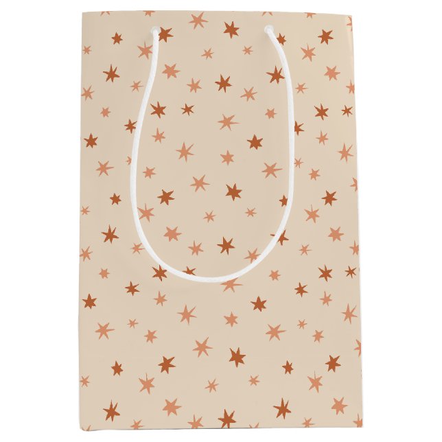 Einfache handgezeichnet Scattered Holiday Stars Mittlere Geschenktüte (Vorderseite)