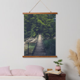Einfache Hängebrücke über den Fluss Idrijca, Slove Wandteppich Mit Holzrahmen