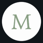 Einfache Hochzeit von Gartengrün und Weiß Runder Aufkleber<br><div class="desc">Einfache,  aber elegante Hochzeitsaufkleber mit einem ersten Monogramm,  in einem grünen Serif-Schriftart auf weißem Hintergrund. Dieses einfache und schlichte Design ist perfekt für einen minimalistischen Stil. Diese schicken und stilvollen Aufkleber machen großartige Umschlag Aufkleber.</div>