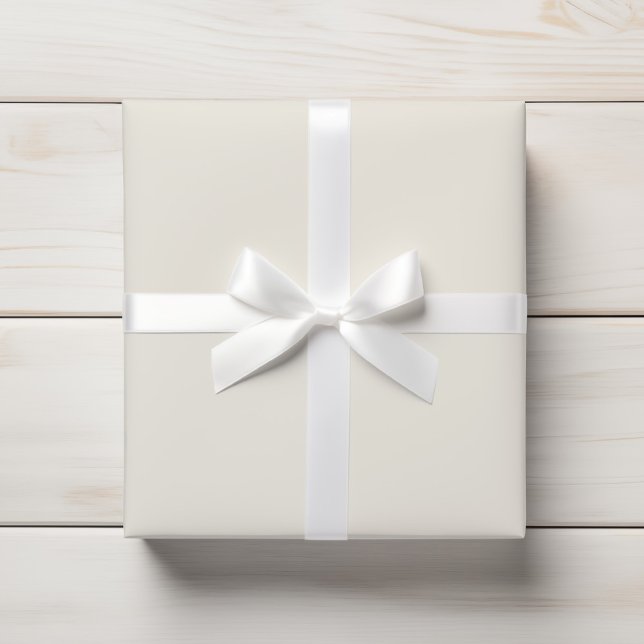 Einfache Ivory Cream Solid Color Geschenkpapier (Von Creator hochgeladen)