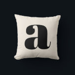 Einfache Ivory White Bold Retro Monogram Initial Kissen<br><div class="desc">Einfaches Elfenbeinweißes Retro-Monogramm Anfangswurfkissen</div>