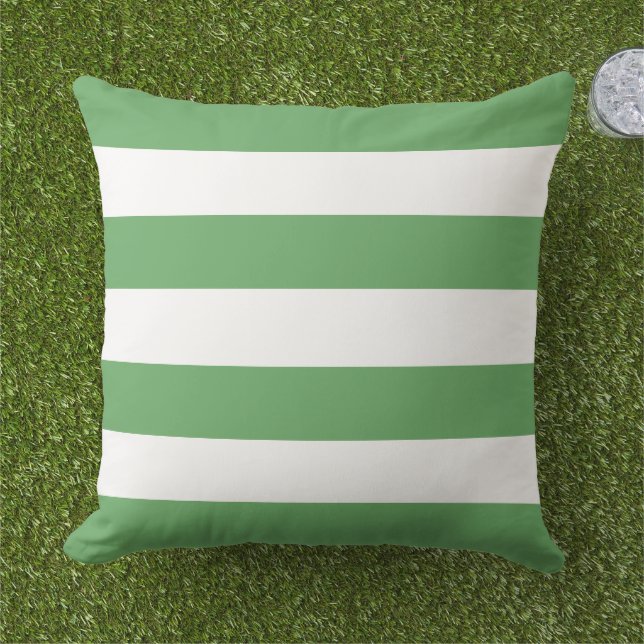 Einfache, klassische, grüne, horizontale Streifen Kissen (Gras)