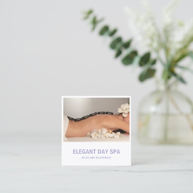 Einfache Lavendel Eleganter Wellness-Center Modern Quadratische Visitenkarte (Stehend Vorderseite)