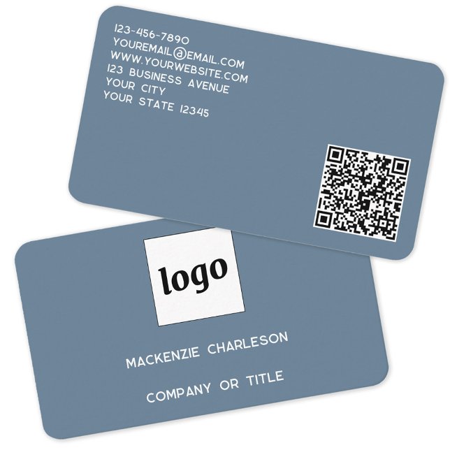 Einfache Logos und QR-Code Dusty Blue Gray Visitenkarte (Logo QR code with custom text blue gray professional business card)