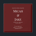 Einfache Maroon & White Wedding Rettete unser Datu Magnet<br><div class="desc">Hintergrund. Weiße Monogramm/Initialen. Einfach. Rett unser Datum. Website. Magnet. Quadrat.</div>