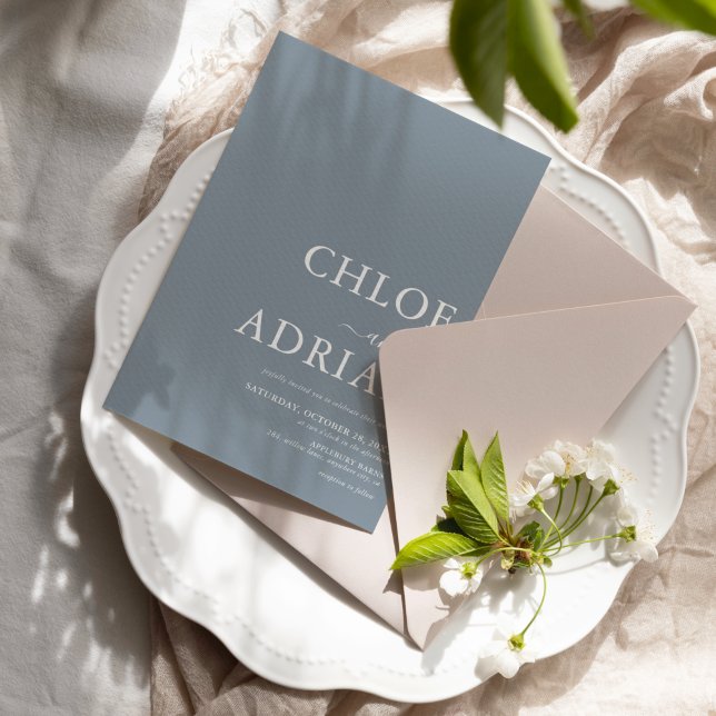 Einfache Minimal Dusty Blue Hochzeit Einladung (Von Creator hochgeladen)