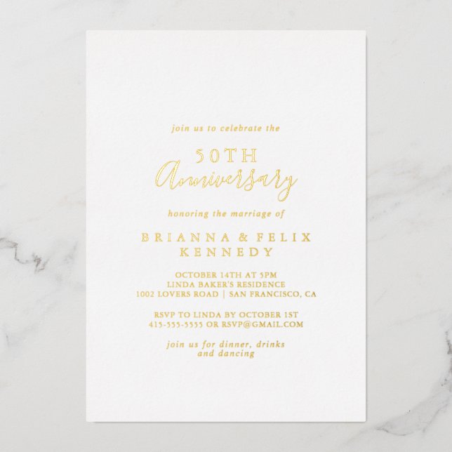 Einfache Minimalistische 50-jährige Hochzeit Gold Folieneinladung (Vorderseite)