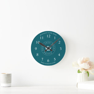 Einfache Minimalistische Logo- und Textwerbung Runde Wanduhr