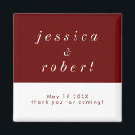 Einfache Minimalistische Rot-Weiß-Hochzeit Magnet<br><div class="desc">Ein einfacher und minimalistischer Hochzeitsref-Magnet mit tiefrotem und weißem Thema. Perfekt geben immer für Ihre Hochzeit.</div>