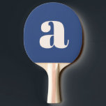 Einfache, moderne, blaue, fette Retro Monogramm Tischtennis Schläger<br><div class="desc">Einfache, moderne, blaue Retro Monogram Ping Pong Paddel</div>
