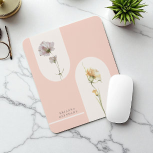 Einfache moderne Boho-Wildblumen in Soft Pink Mousepad