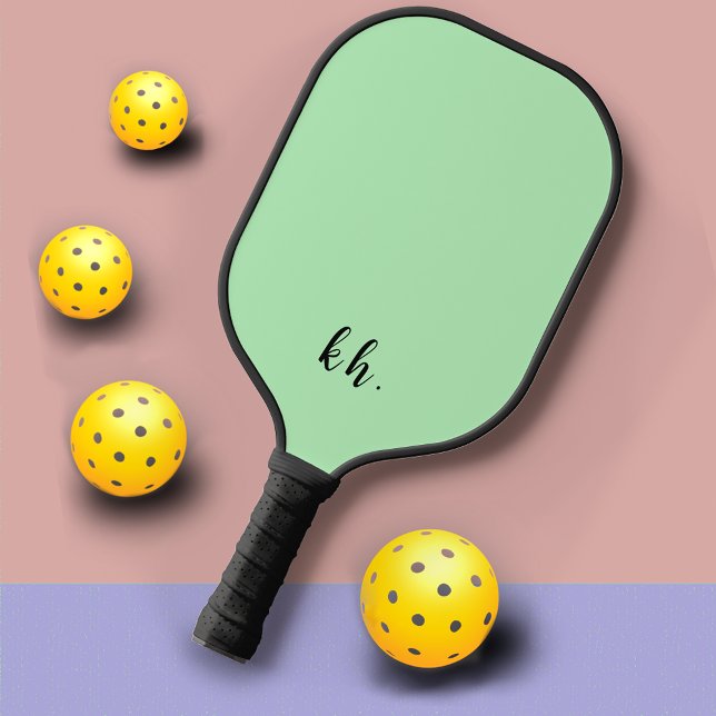 Einfache, moderne grüne Monogramm-Initialen Pickleball Schläger (Von Creator hochgeladen)