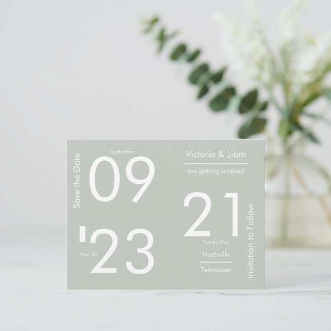Einfache, moderne, grüne Typografie Save the Date Ankündigungspostkarte (Stehend Vorderseite)
