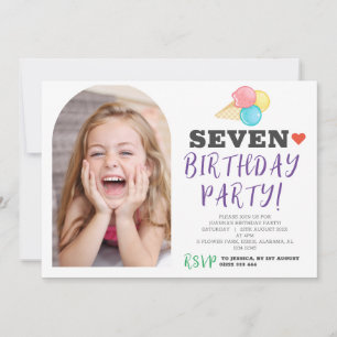 Einfache moderne Herzeinladung zum Geburtstag Feiertagskarte