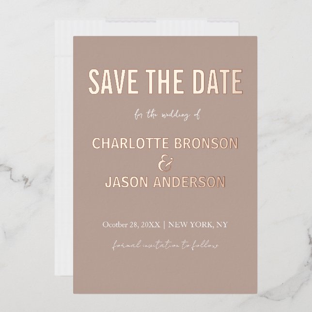 Einfache moderne neutrale Taupe Save the Date Gold Folieneinladung (Briefumschlag)
