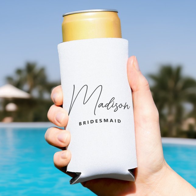Einfache, moderne Personalisierte Bridesmaid-Initi Selters Dosenkühler (Simple Script Bridesmaid Gifts, Personalized Can Coolers with Name, Bachelorette Favors)