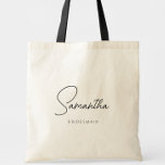 Einfache, moderne Personalisierte Bridesmaid-Initi Tragetasche<br><div class="desc">Suchen Sie ein elegantes, trendiges und dennoch einfaches Geschenk für Ihre Bridesmaids? Diese modernen Taschen sind ein praktisches Geschenk, das sie auch nach Ihrem Hochzeitstag benutzen können! Alle Texte, einschließlich Titel und Skriptnamen, können geändert werden. Sie können den Titel ändern, um Ihre Hochzeitsfeier zu passen! (z.B. Bridesmaid, Trauzeugin, Ehrenmatron, Brautmutter...</div>