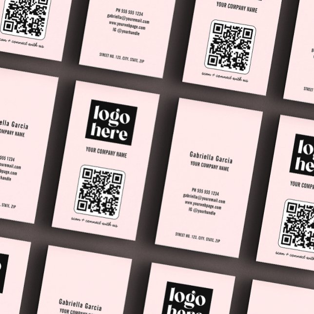 Einfache moderne QR-Logos Rosa Visitenkarte (Business cards shown in standard size, front and back.)