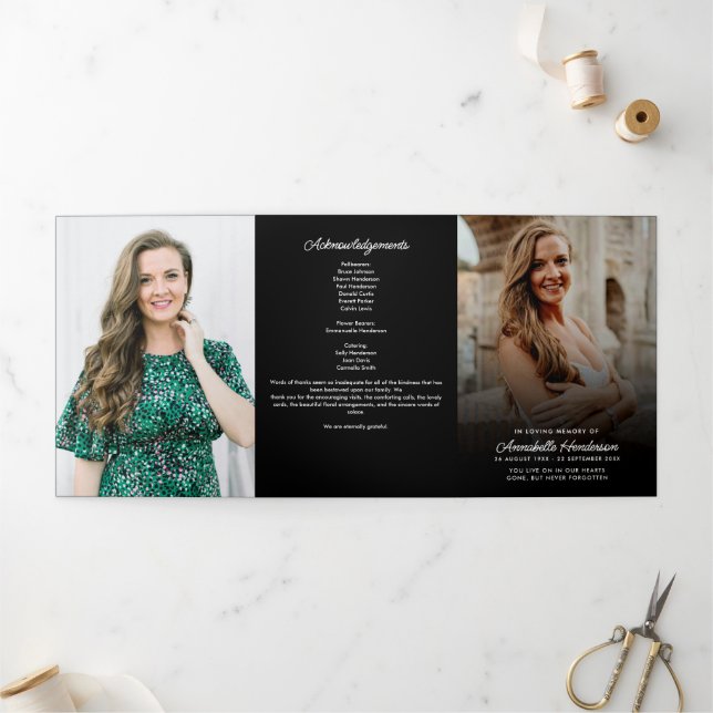 Einfache, moderne Script Black Funeral/Memorial Dreifach-gefaltete Programmkarte (Außenbereich)