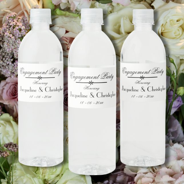 Einfache moderne Skriptnamen Chic (For a Perfect Engagement Party - Simple Modern Script Names Chic Water Bottle Labels.)