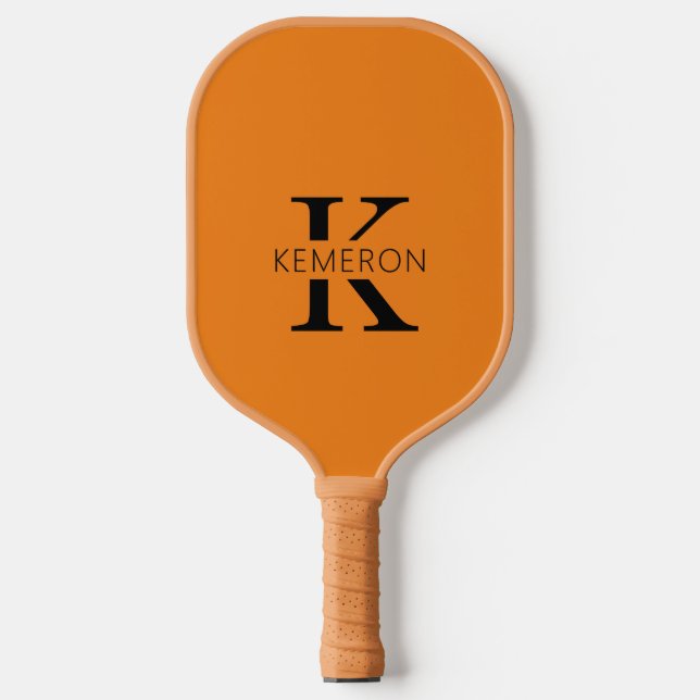 Einfache Monogramm Name Schwarz und Orange Pickleball Schläger (Vorderseite)