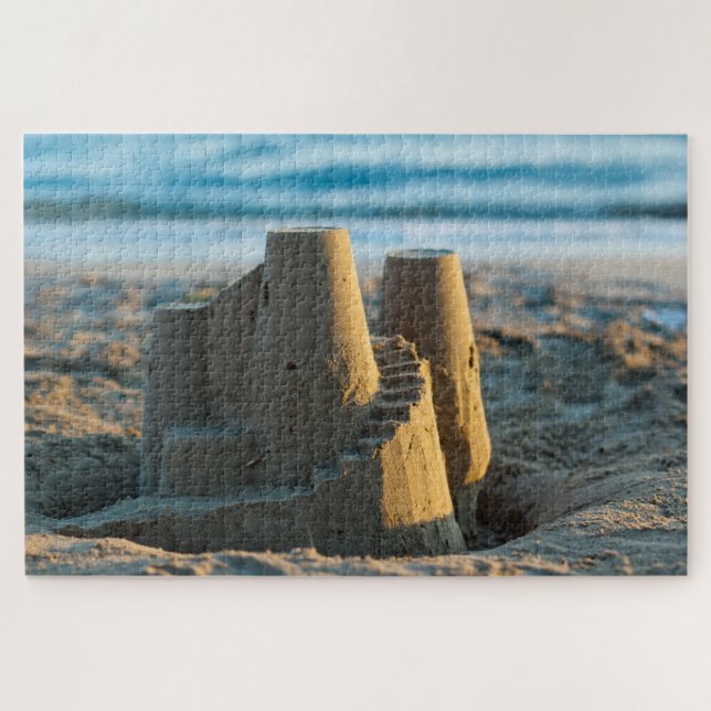 Einfache Niedliche Sandburg am Sonnenstrand (Horizontal)