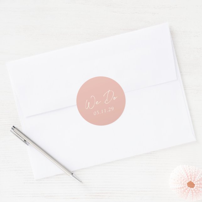 Einfache Peach Moderne Hochzeit Runder Aufkleber (Umschlag)