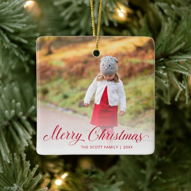 Einfache Red Elegant Script Foto Frohe Weihnachten Keramikornament (Baum)