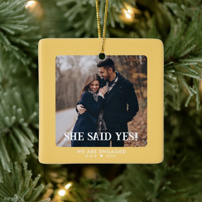 Einfache Retro Erste Weihnachtsfeier Verlobtes Fot Keramikornament (Baum)