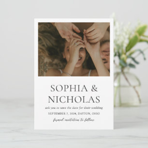 Einfache Schwarz-Weiß-Hochzeit des modernen Fotos Save The Date