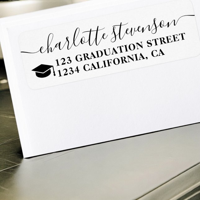 Einfache Schwarz-weiße Script-Mailing-Abschluss (Simple Black white script mailing graduation Label)
