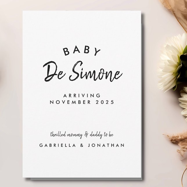 Einfache Schwarz-weiße Typografie Schwangerschaft Ankündigung (Von Creator hochgeladen)