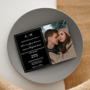Einfache Schwarze Hochzeit mit Foto und Monogramm Einladung
